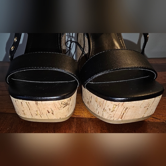 NWT-Marc Fisher-Women's Sandals-Size 6-Black - Picture 6 of 6